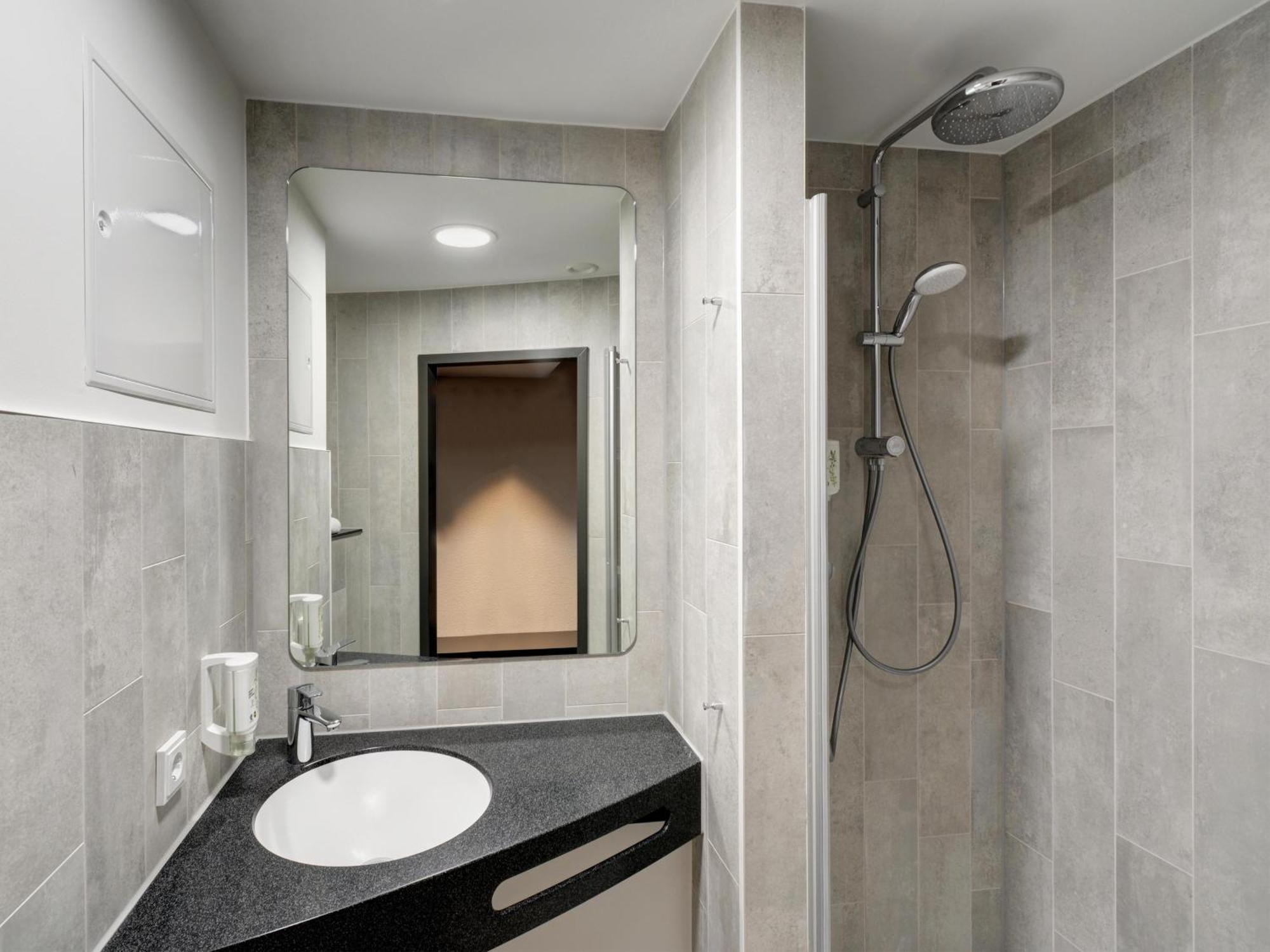 B&B Hotel Kassel-Industriepark Dış mekan fotoğraf