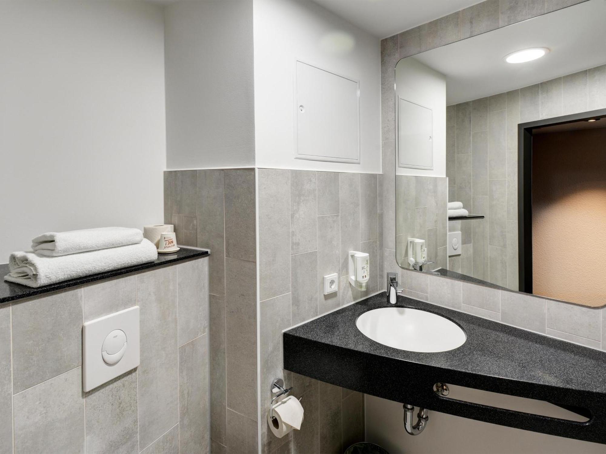 B&B Hotel Kassel-Industriepark Dış mekan fotoğraf